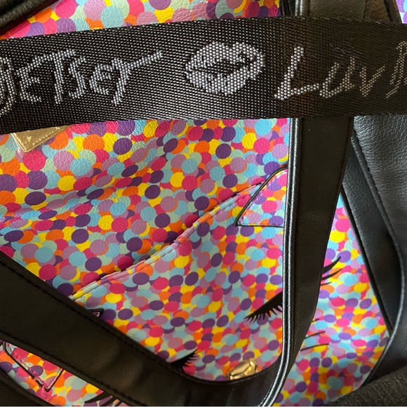 Betsey Johnson Weekender Bag Colorful Kitty Cat Style NWOT Pockets Duffel Purse - Picture 8 of 11